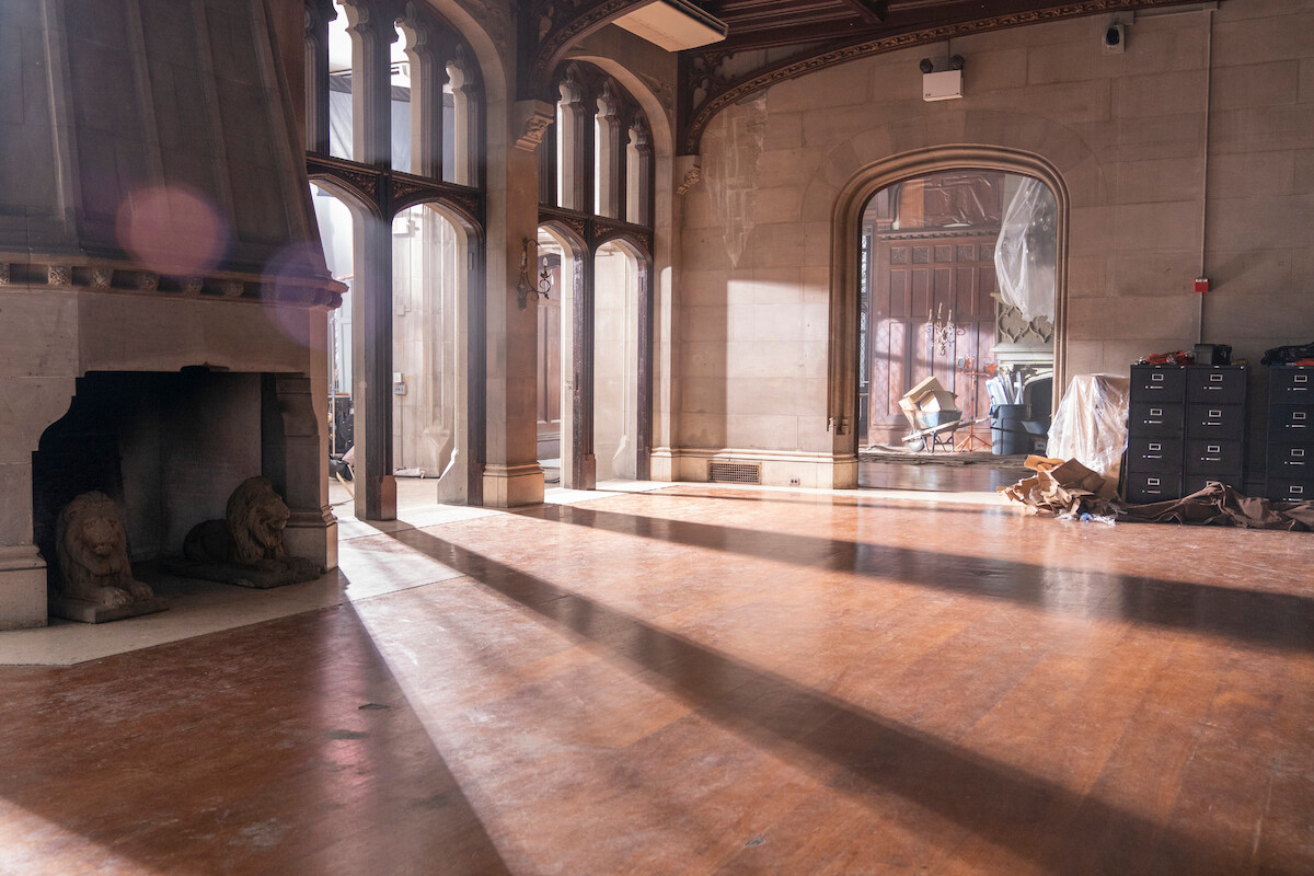 Re-creating 281 Park Avenue Required the ‘Inventing Anna’ Team to ‘Cheat’