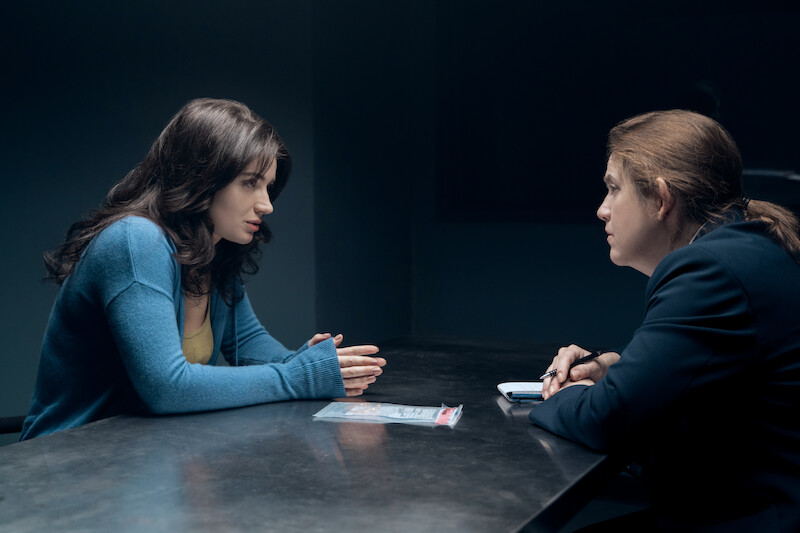  Eve Hewson as Amelia Sacks, Donna Lynne Champlin as Nikki Henry