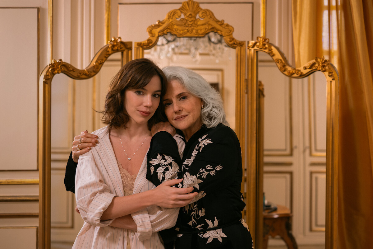 As atrizes Marieta Severo e Alice Wegman no set da série ‘Dom de Iludir’
