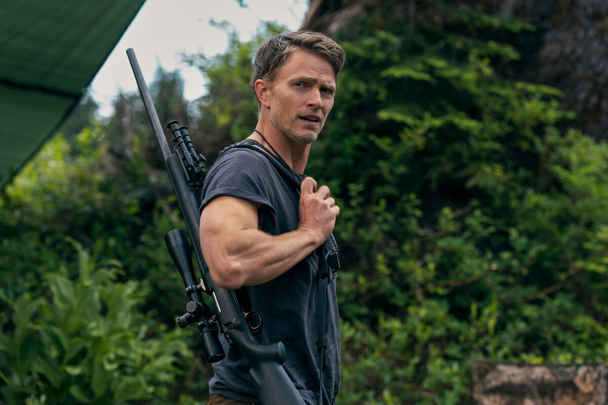 Wilson Bethel como Shane Maguire em ‘Indomável’