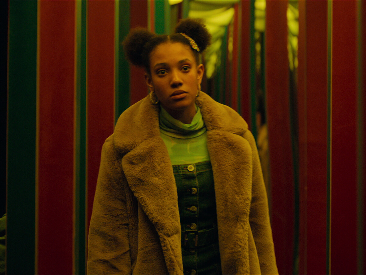 Malaika Berenth Mosendane as Emma