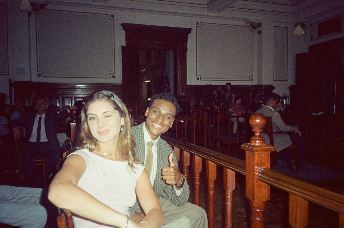 Foto tirada por câmera analógica no set da série ‘Habeas Corpus’