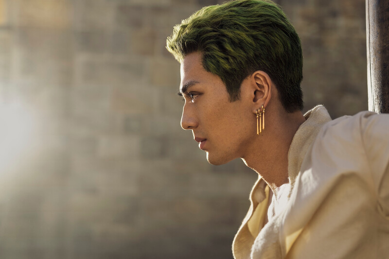 Mackenyu Arata as Roronoa Zoro in One Piece Season 1.