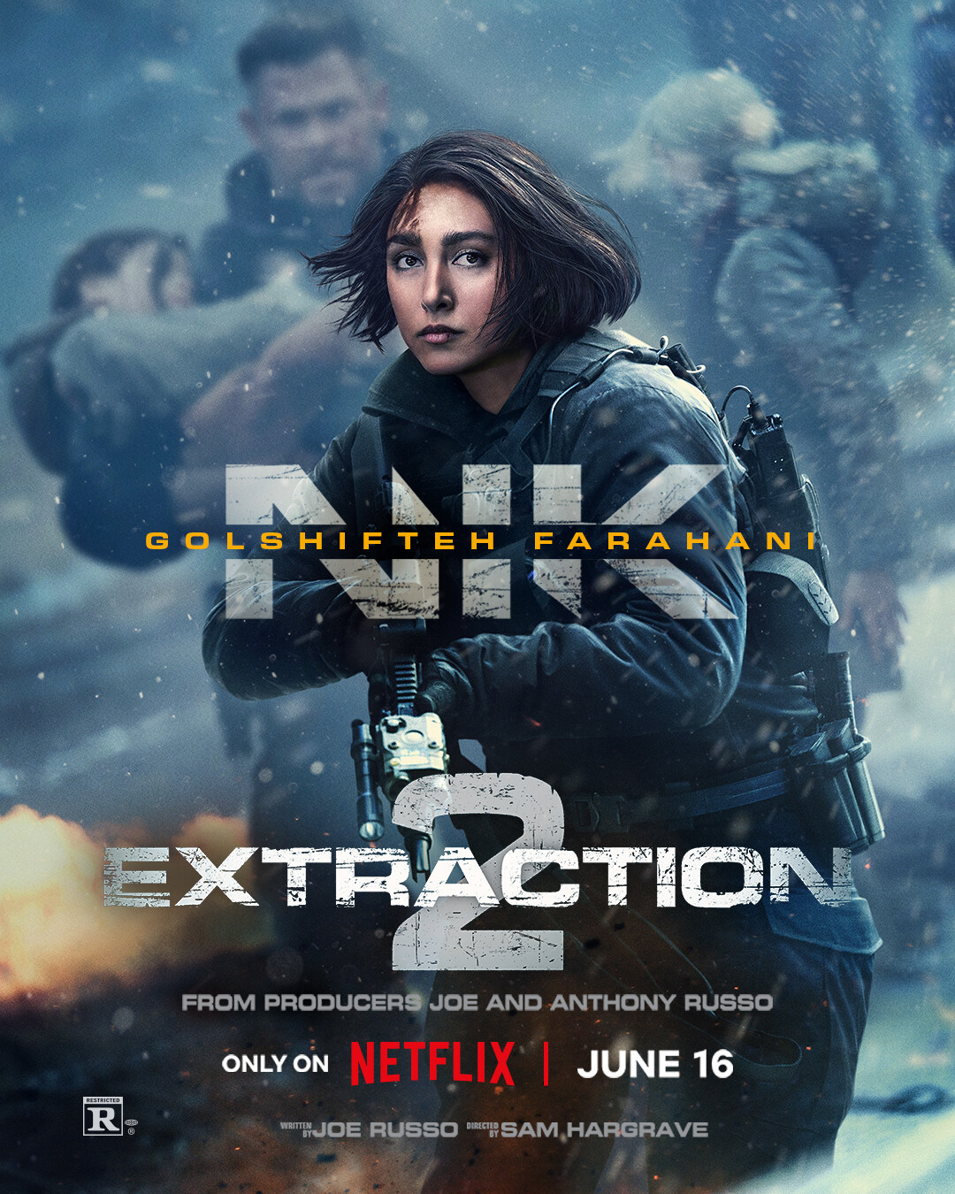 Golshifteh Farahani as Nik Khan.