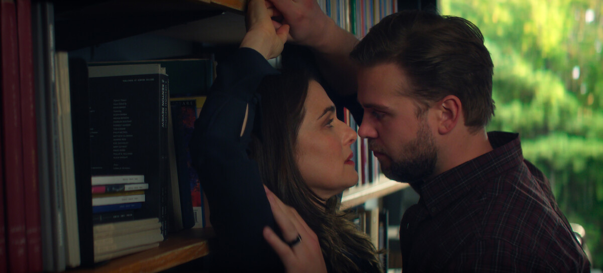 VLADIMIR. (L to R) Rachel Weisz as The Protagonist and Leo Woodall as Vladimir in Episode 108 of Vladimir. Cr. Courtesy of Netflix © 2026