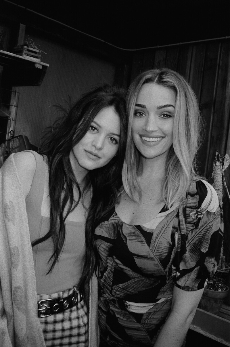 Bask in These Sun-Kissed Snaps of the ‘Ginny & Georgia’ Cast