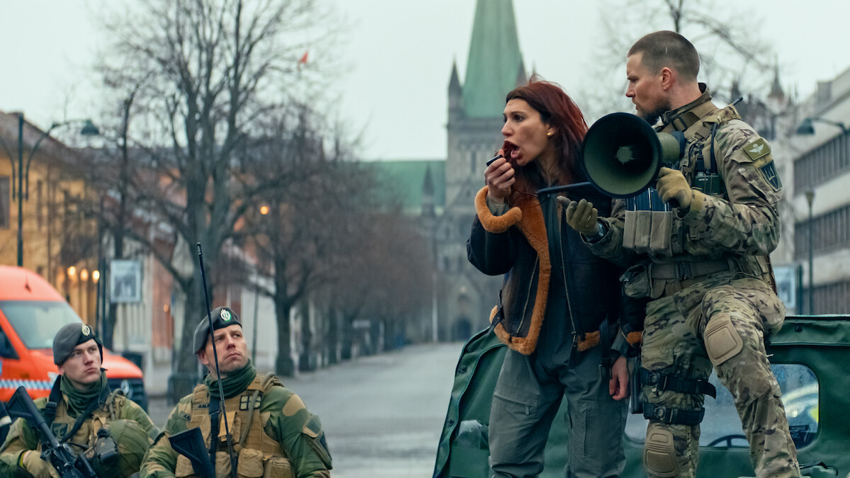 Sara Khorami as Marion Rhadani and Mads Sjøgård Pettersen as Kaptein Kristoffer in ‘Troll 2’