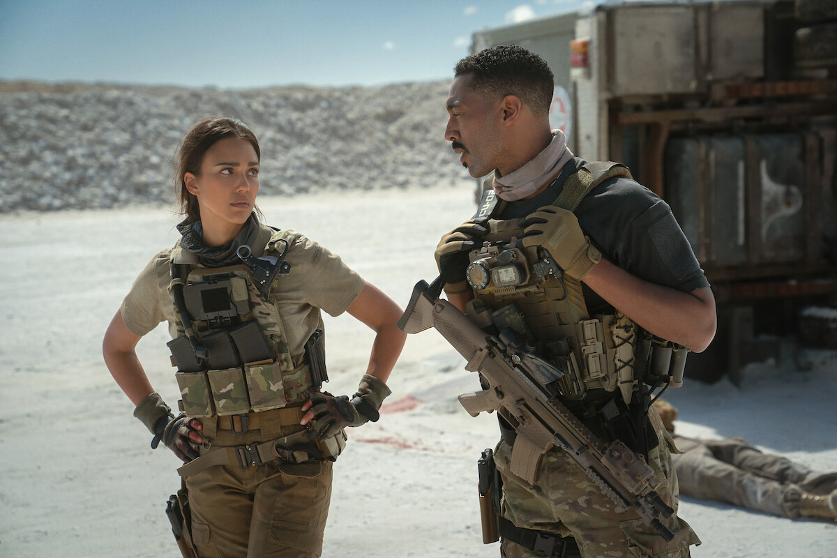 Jessica Alba as Parker and Tone Bell as Spider in ‘Trigger Warning’