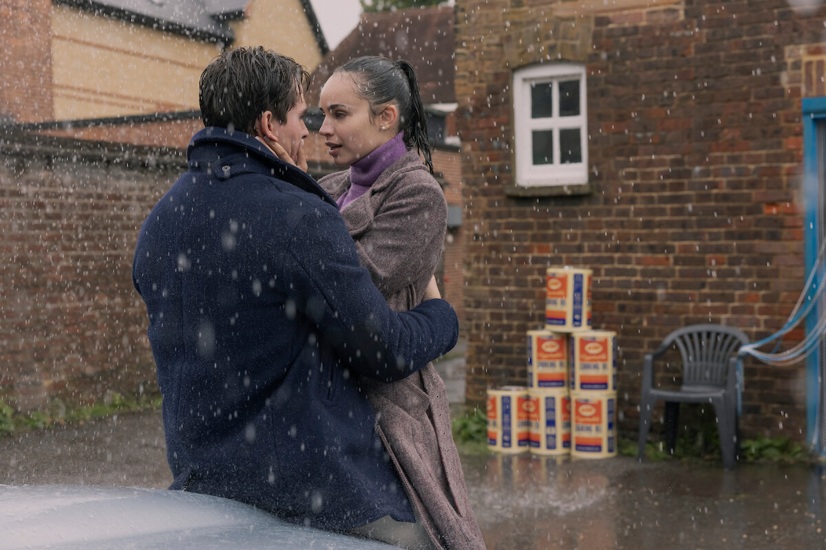 Corey Mylchreest as Jamie and Sofia Carson as Anna in 'My Oxford Year'