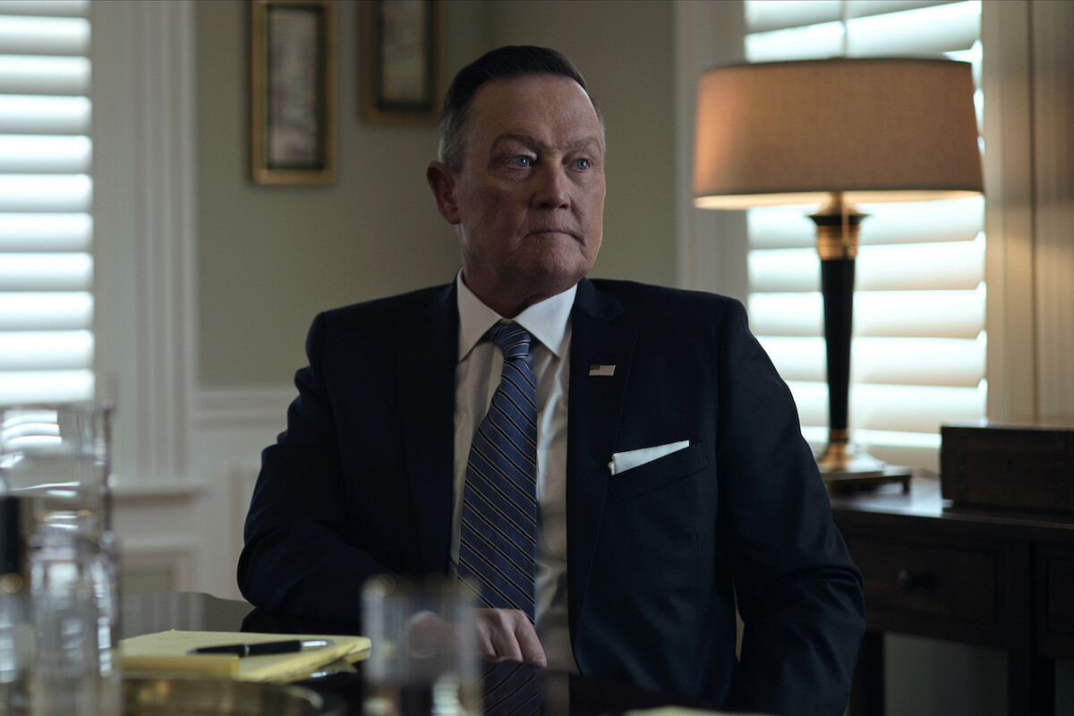 Robert PatrickJamie Hawkins in Season 1 of ‘The Night Agent’