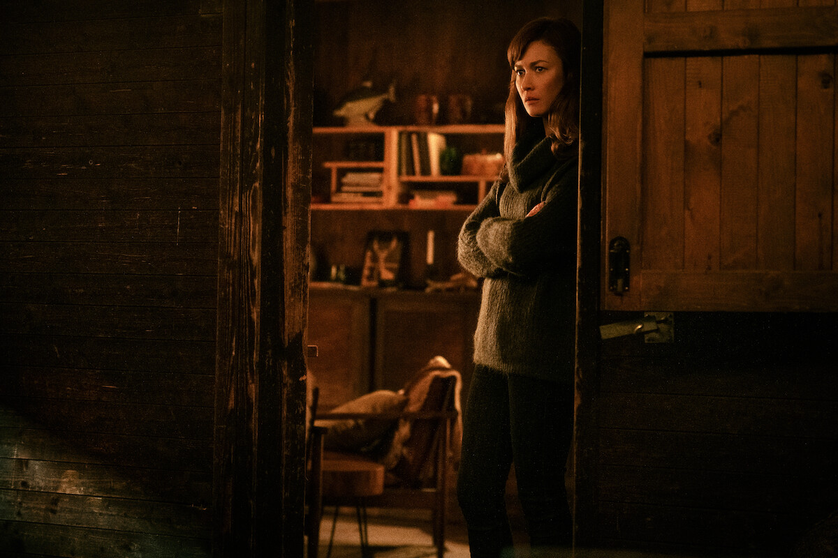 Olga Kurylenko as Mia.