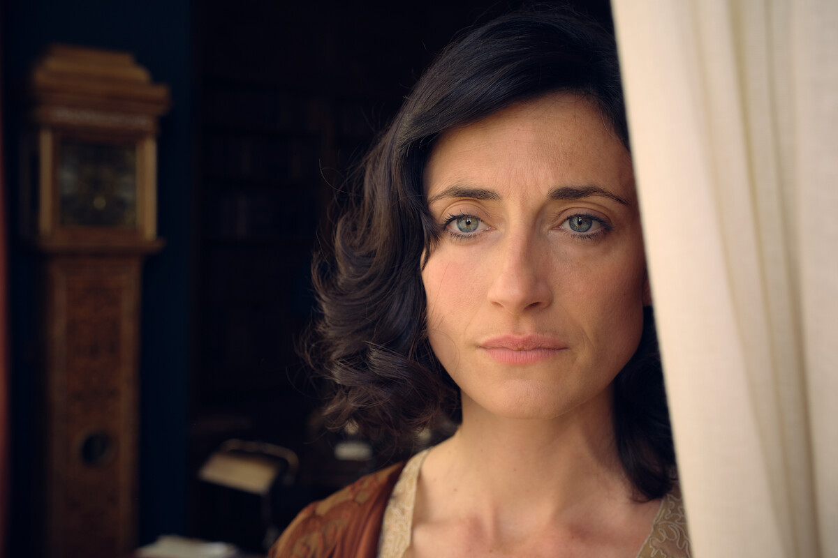 Natasha O’Keeffe as Lizzie Shelby (née Stark) - By Order of the Peaky Blinders, Meet the Cast of ‘Peaky Blinders’ Season 6 