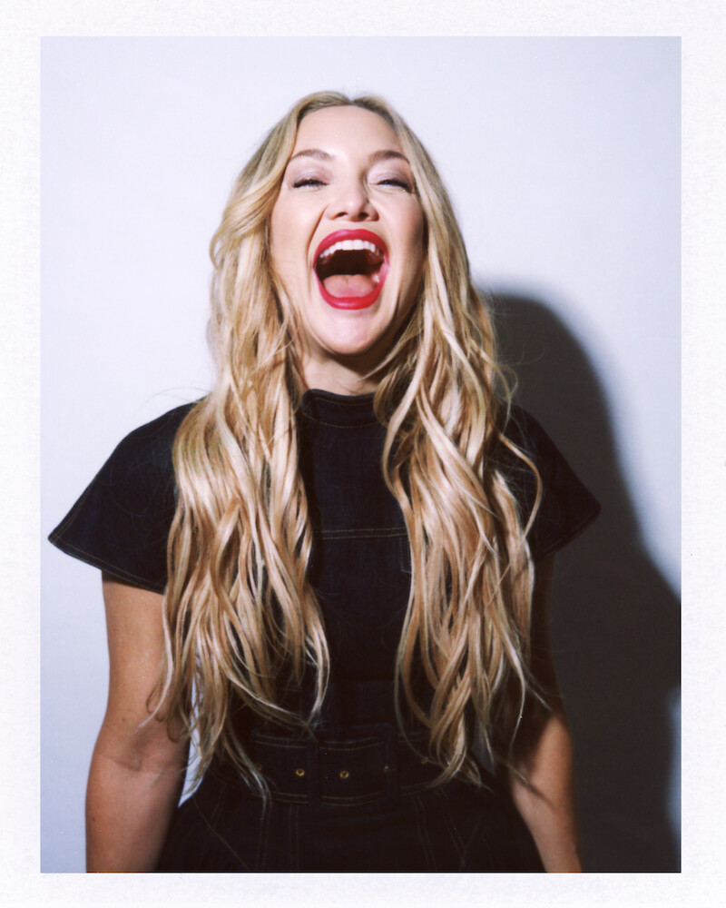 “Are you innocent? Are you guilty?” Glass Onion’s Kate Hudson asks. 