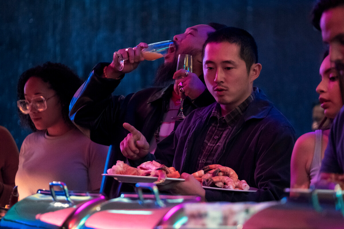 Steven Yeun como Danny na temporada 1 de ‘Treta’.