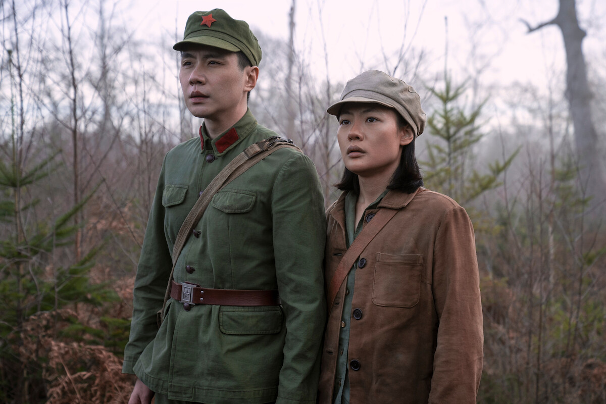Yu Guming as Yang Weining and Zine Tseng as Young Ye Wenjie in ‘3 Body Problem.’