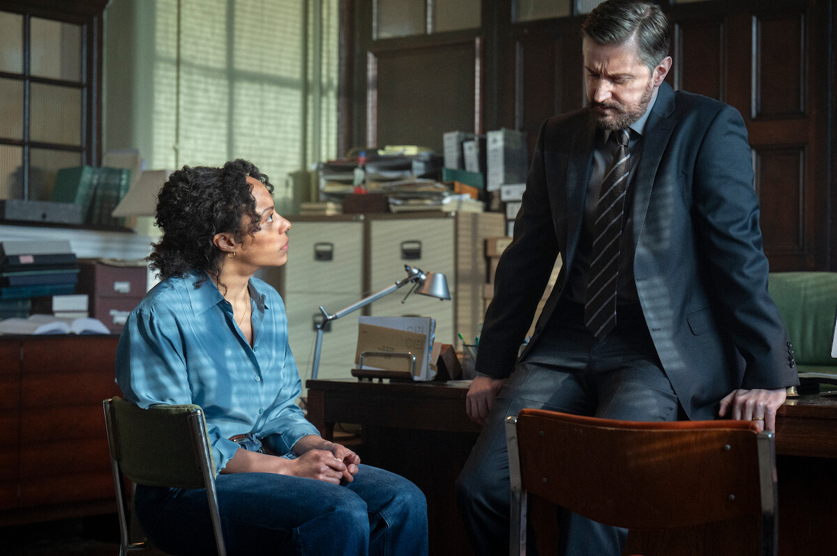 Rosalind Eleazar as Kat Donovan, Richard Armitage as Stagger in ‘Missing You’