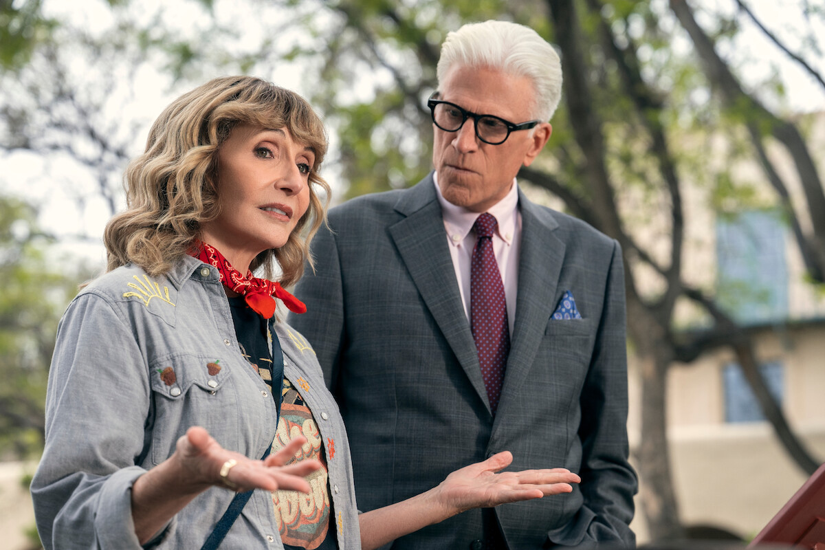 Mary Steenburgen as Mona and Ted Danson as Charles in ‘A Man on the Inside’ Season 2.
