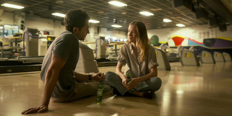 Colin Woodell as Xander Phillips and Willa Fitzgerald as Danny Simms in 'Pulse.'