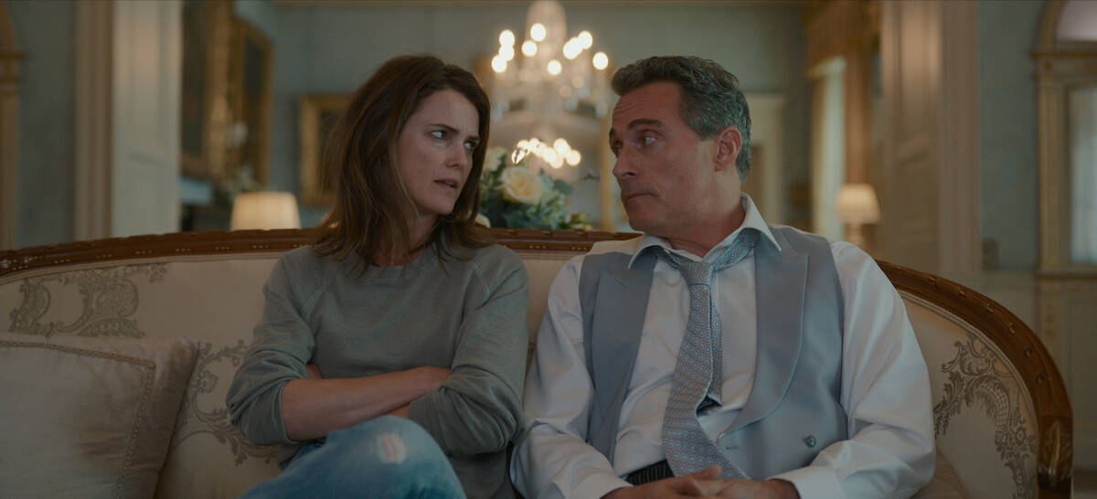 Rufus Sewell as Hal Wyler and Keri Russell as Kate Wyler in ‘The Diplomat’ Season1.