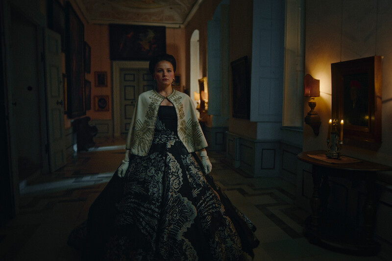 If anyone can wear clashing ornate brocade patterns, it’s an empress.