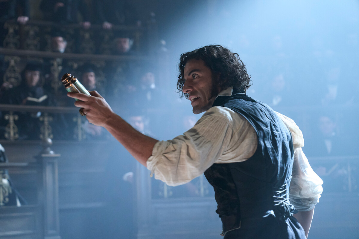 Oscar Isaac as Victor Frankenstein in ‘Frankenstein’