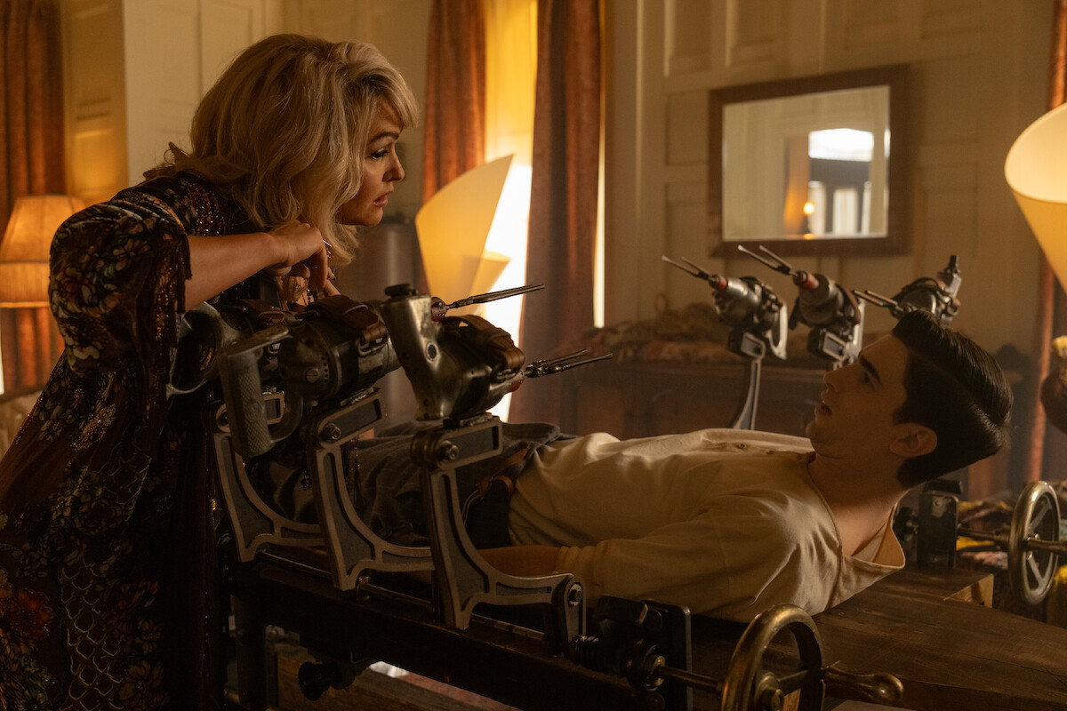 Jenn Lyon as Esther Finch and George Rexstrew as Edwin Payne in Episode 8 of ‘Dead Boy Detectives’