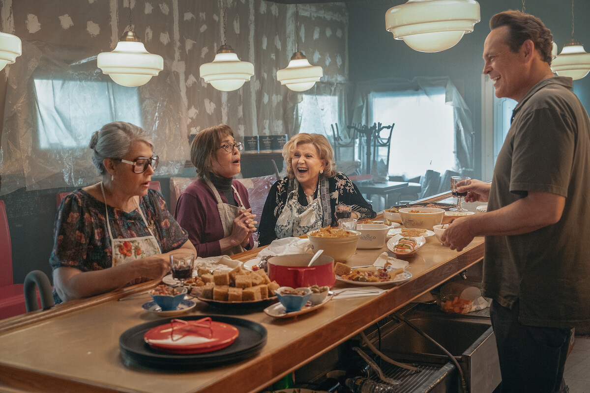 Lorraine Bracco as Roberta, Talia Shire as Teresa, Brenda Vaccaro as Antonella and Vince Vaughn as Joe Scaravella in ‘Nonnas’