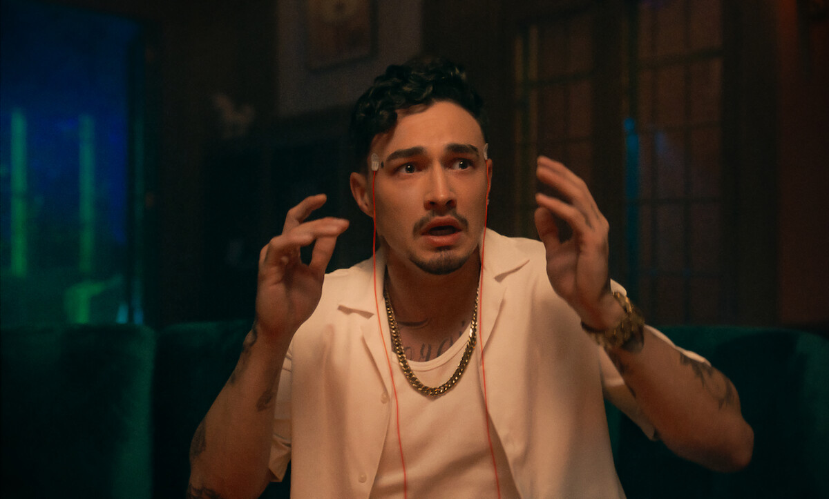 Gavin Leatherwood as Dennis in ‘It’s What’s Inside’