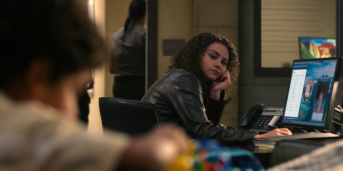 Lily Santiago como Naya Vasquez em ‘Indomável’