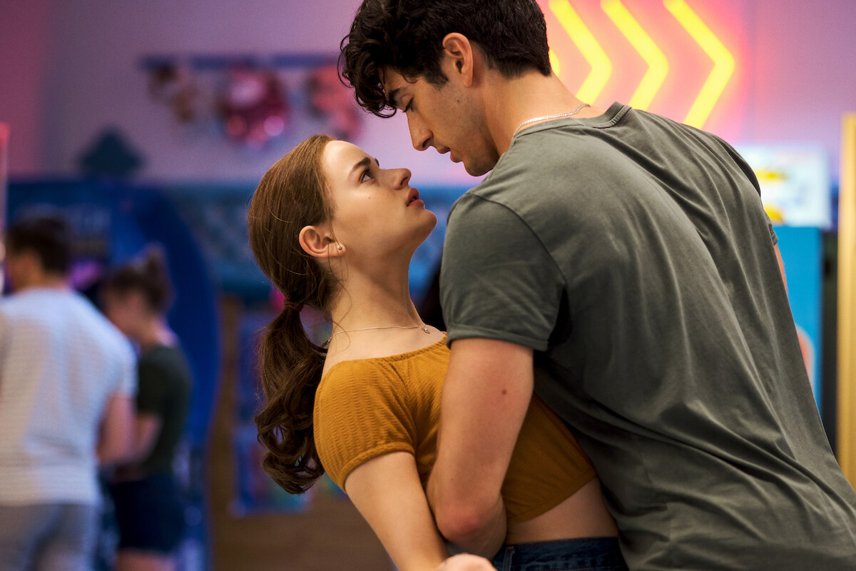  Joey King as Shelly 'Elle' Evans and Taylor Perez as Marco.