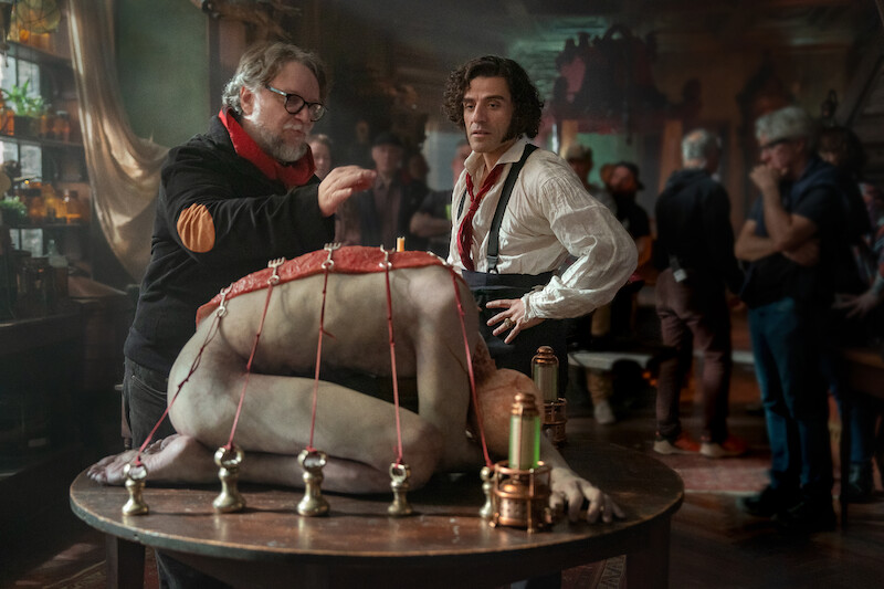  Director Guillermo del Toro and Oscar Issac as Victor Frankenstein on the set of 'Frankenstein.' 