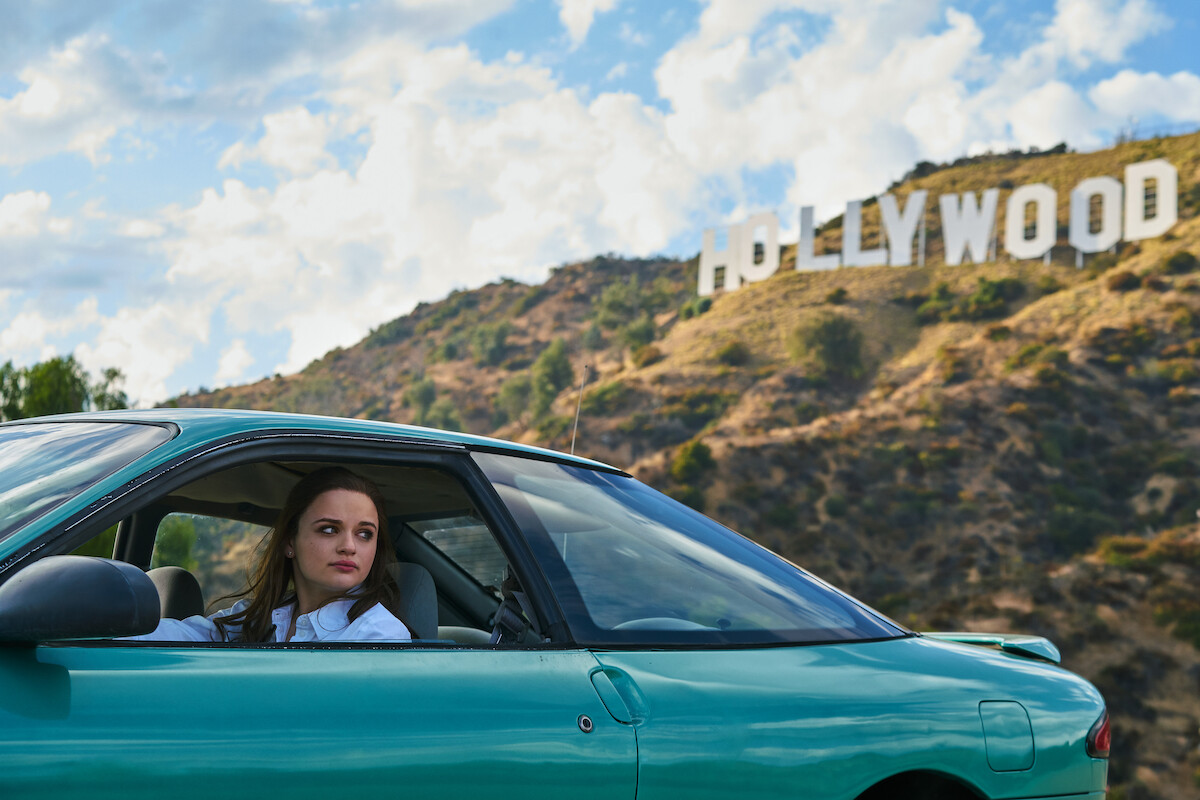  Joey King as Shelly 'Elle' Evans.