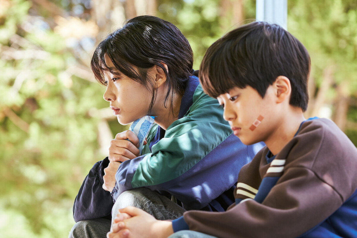 Sae-byeok and her little brother Cheol in ‘Squid Game’ Season 1.