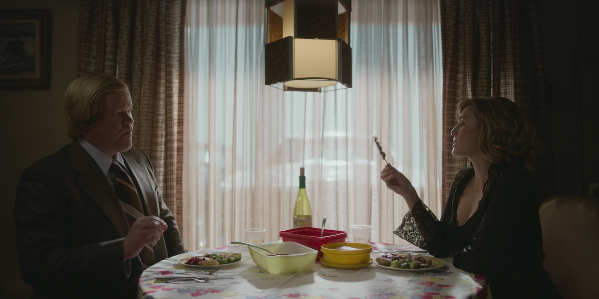 Jesse Plemmons as Allan and Elisabeth Olsen as Candy meet at a motel to have an affair in ‘Love &Death.’