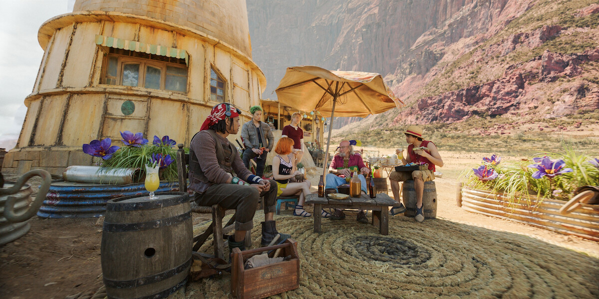 Jacob Romero as Usopp, Mackenyu as Roronoa Zoro, Emily Rudd as Nami, Taz Skylar as Sanji, Clive Russell as Crocus, and Iñaki Godoy as Monkey D. Luffy in ‘ONE PIECE’ Season 2.