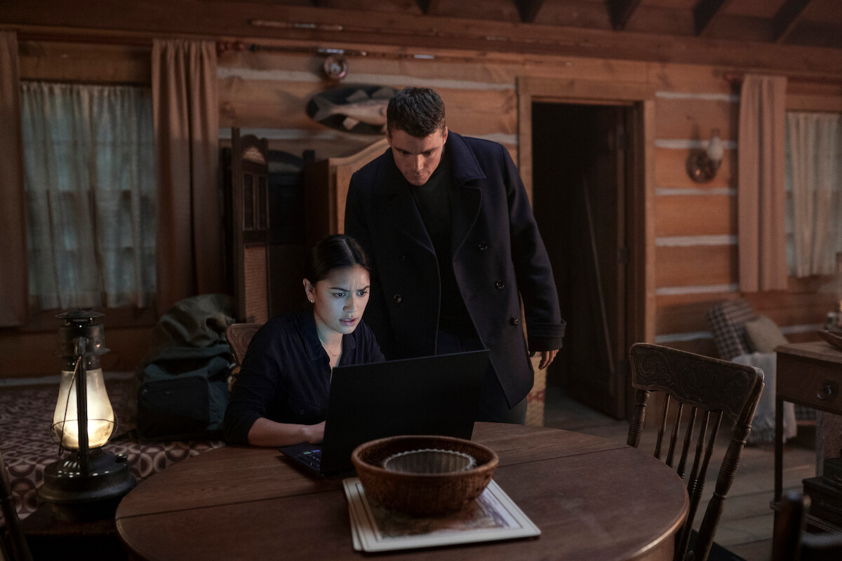 Gabriel Basso as Peter Sutherland and Luciane Buchanan as Rose Larkin in ‘The Night Agent’