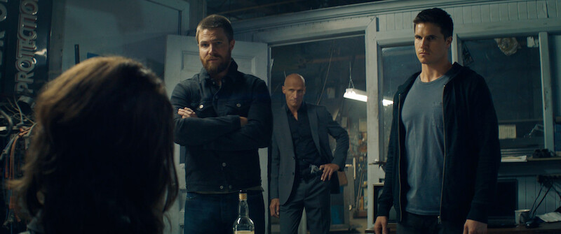 Stephen Amell as Garrett and Robbie Amell as Connor Reed in 'Code 8'