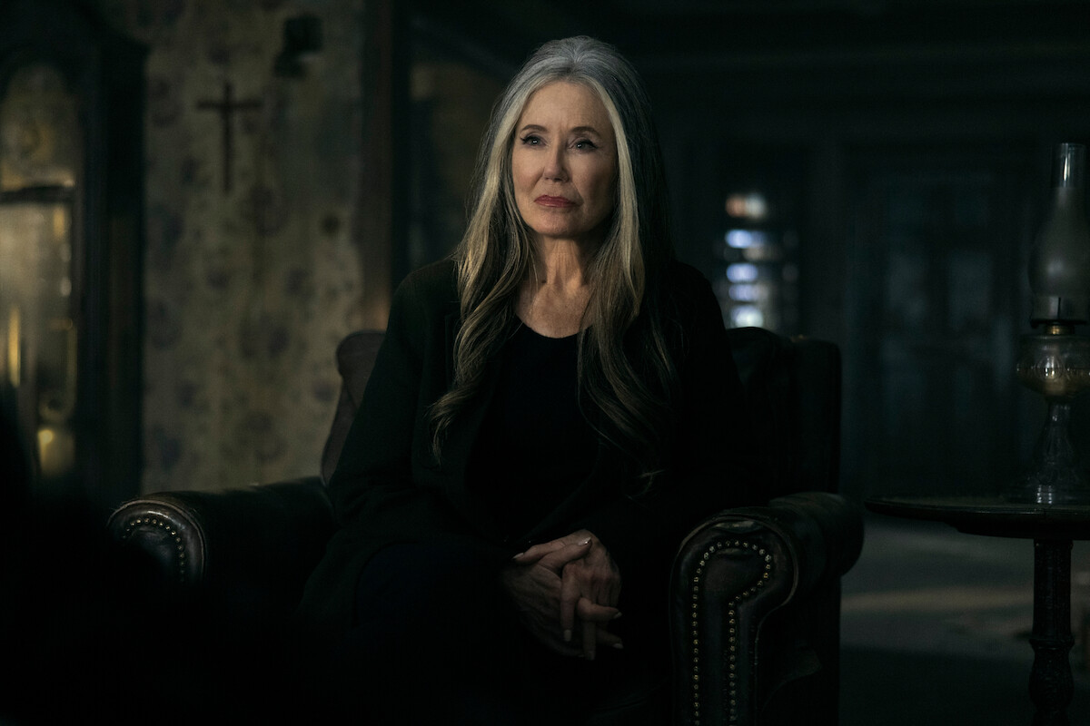 Mary McDonnell as Madeline Usher in episode 107 of The Fall of the House of Usher.