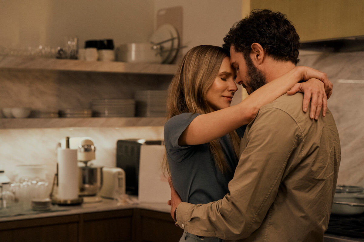 Kristen Bell as Joanne and Adam Brody as Noah ‘Nobody Wants’ Season 2