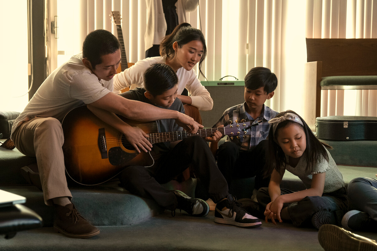 Steven Yeun como Danny na temporada 1 de ‘Treta’.