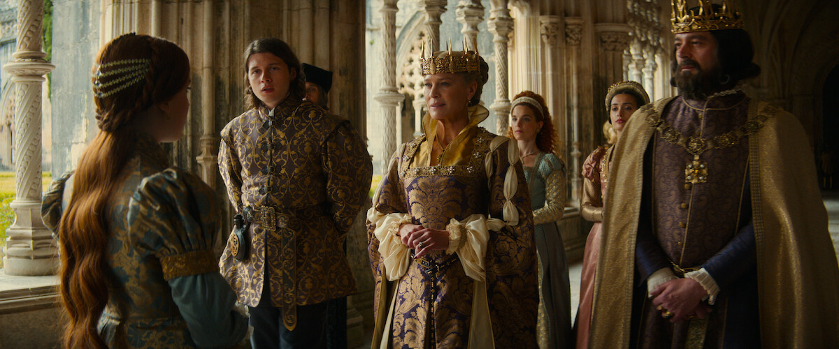 Millie Bobby Brown as Elodie, Nick Robinson as Prince Henry, Robin Wright as Queen Isabelle, and Milo Twomey as King Roderick in ‘Damsel’