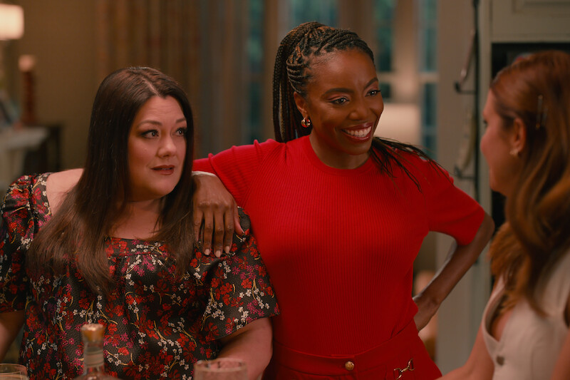 Brooke Elliott as Dana Sue Sullivan and Heather Headly as Helen Decatur 