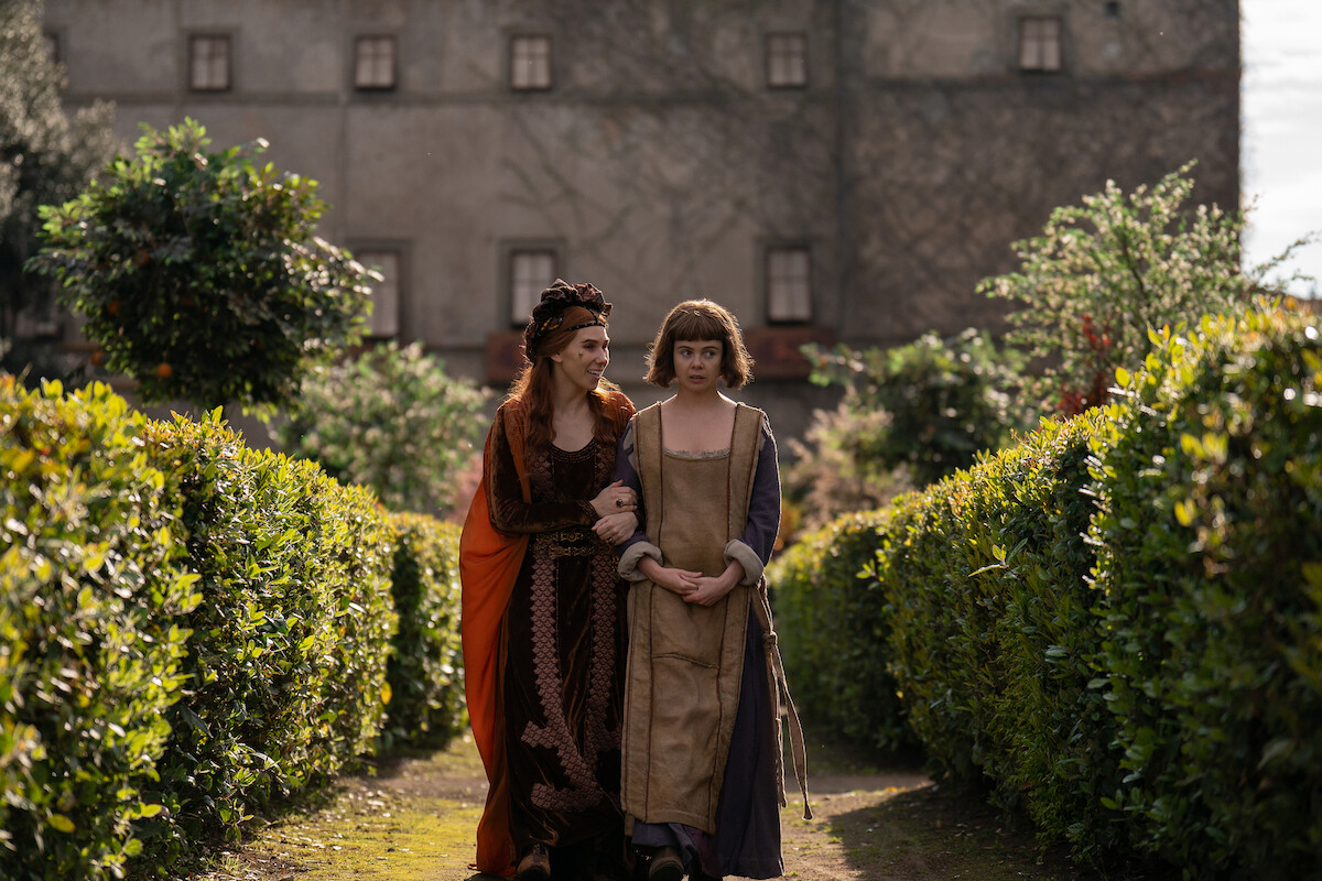 Zosia Mamet as Pampinea and Saoirse-Monica Jackson as Misia in ‘The Decameron’ Season 1.