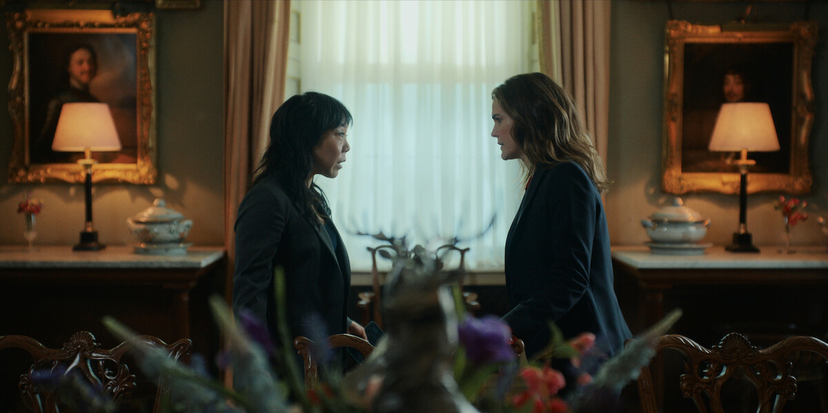 Ali Ahn as Eidra Park and Keri Russell as Kate Wyler in ‘The Diplomat’ Season 2, Episode 4.