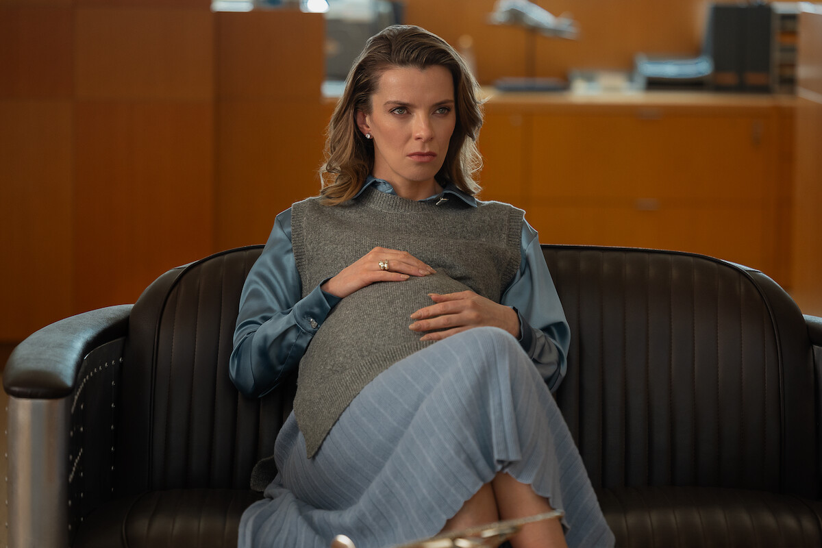 Betty Gilpin as Sydney in ‘Office Romance’