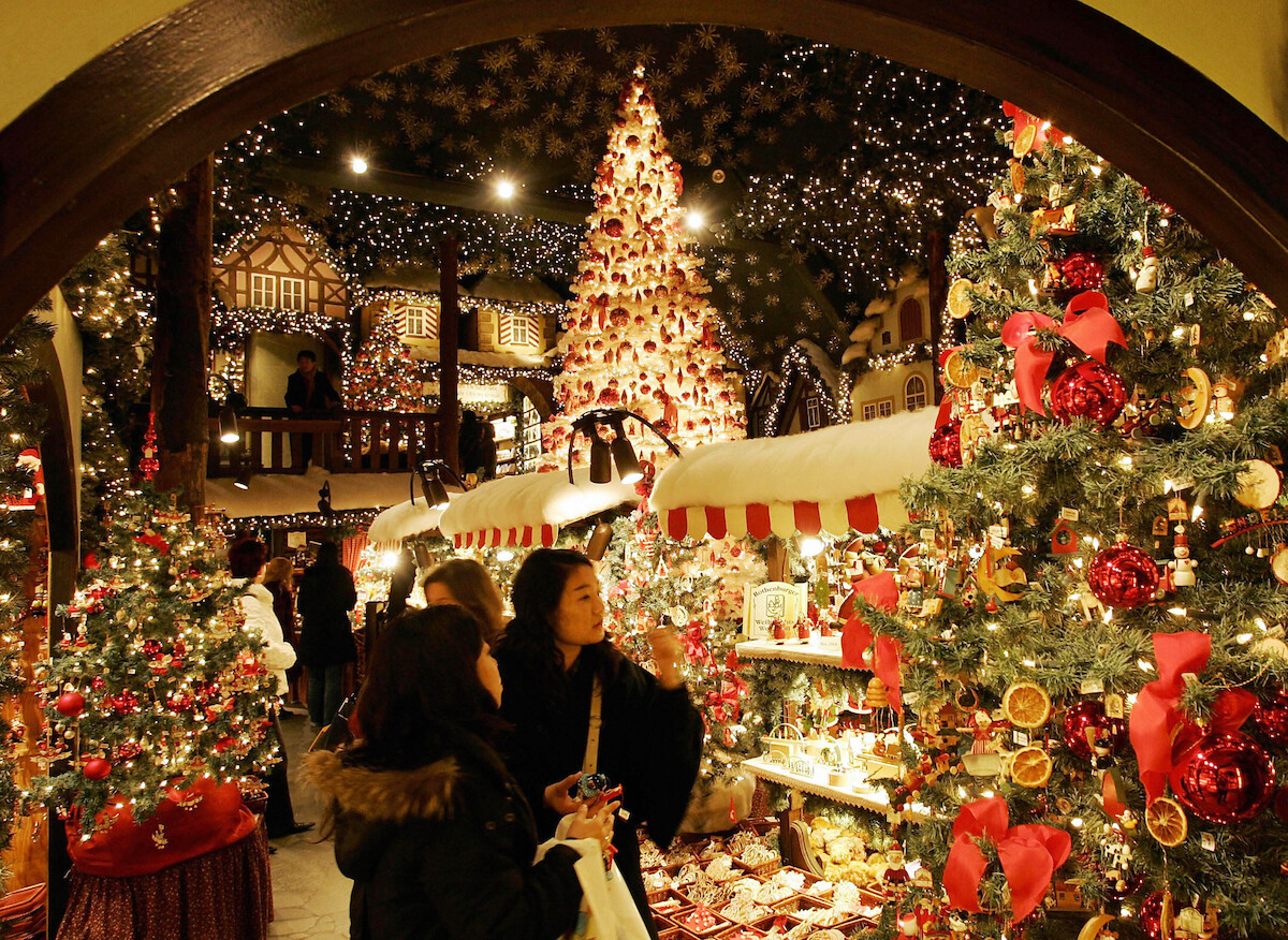  Christmas Towns