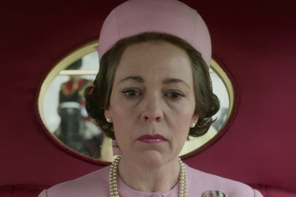 The Queen in a pink chanel dress