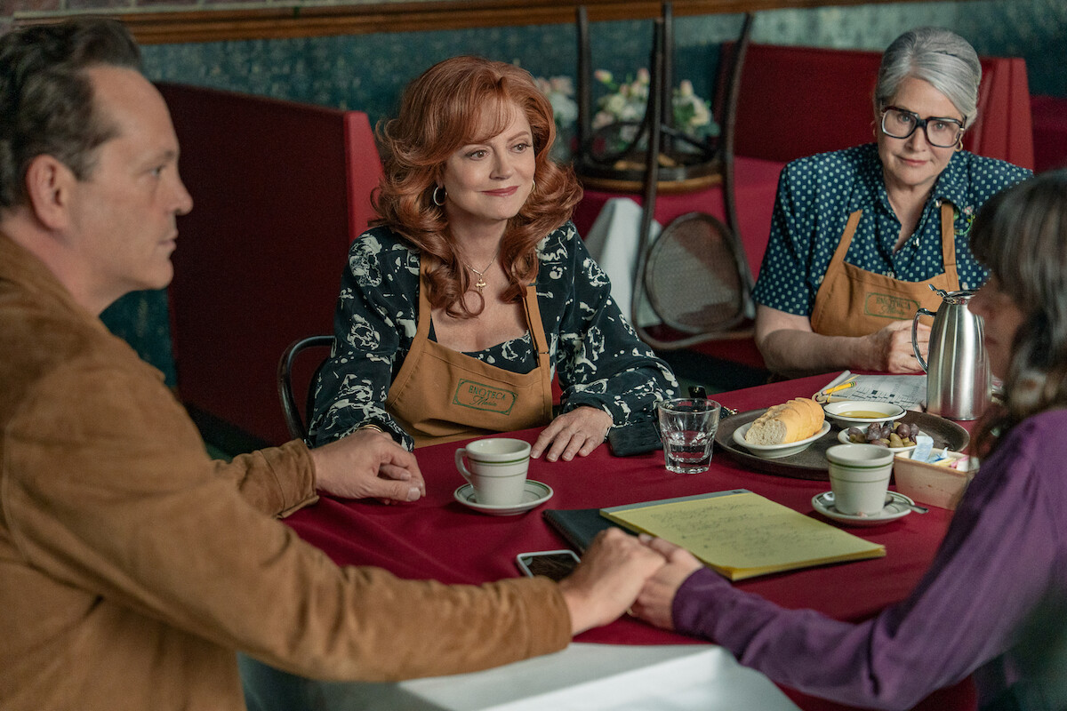 Vince Vaughn as Joe Scaravella, Susan Sarandon as Gia, Lorraine Bracco as Roberta and Linda Cardellini as Olivia in ‘Nonnas’