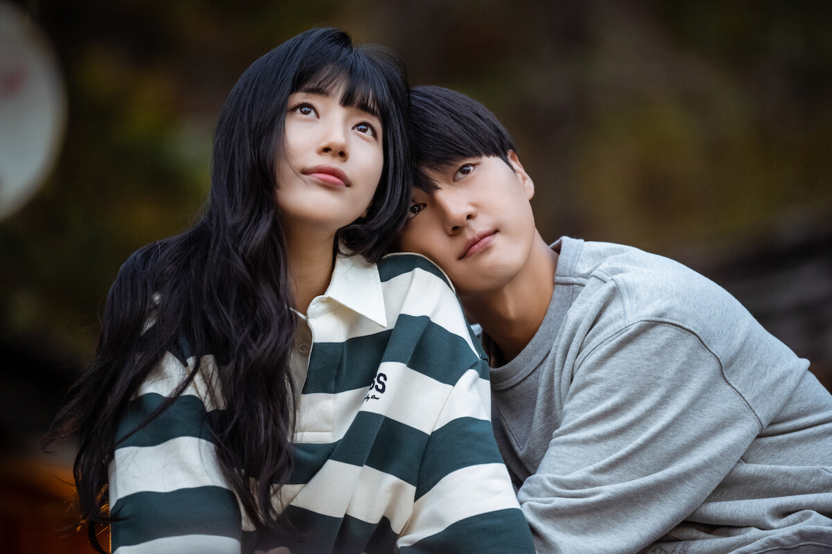 Bae Suzy as Lee Doona and Yang Se-jong as Lee Won-jun embrace each other in Season 1 of ‘Doona!’