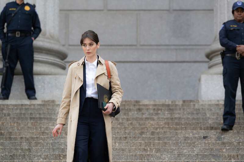 Lizzy Caplan as Alexandra Mullen in 'Zero Day'